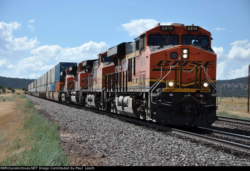 Intermodal races east down the grade